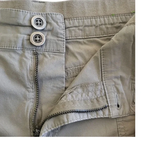 Alpine Design Khaki Women's Shorts Size 12 - Picture 2 of 8